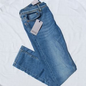 🆕 ZARA Mid-Rise Skinny Jeans